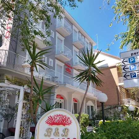Hotel Corallo Garnì Cattolica Esterno foto