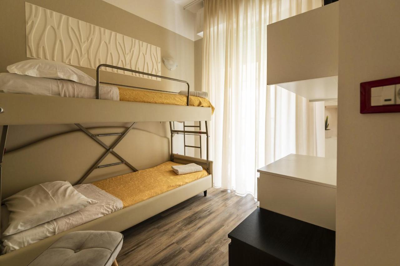 Hotel Corallo Garnì Cattolica Esterno foto