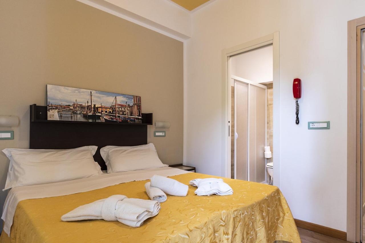 Hotel Corallo Garnì Cattolica Esterno foto