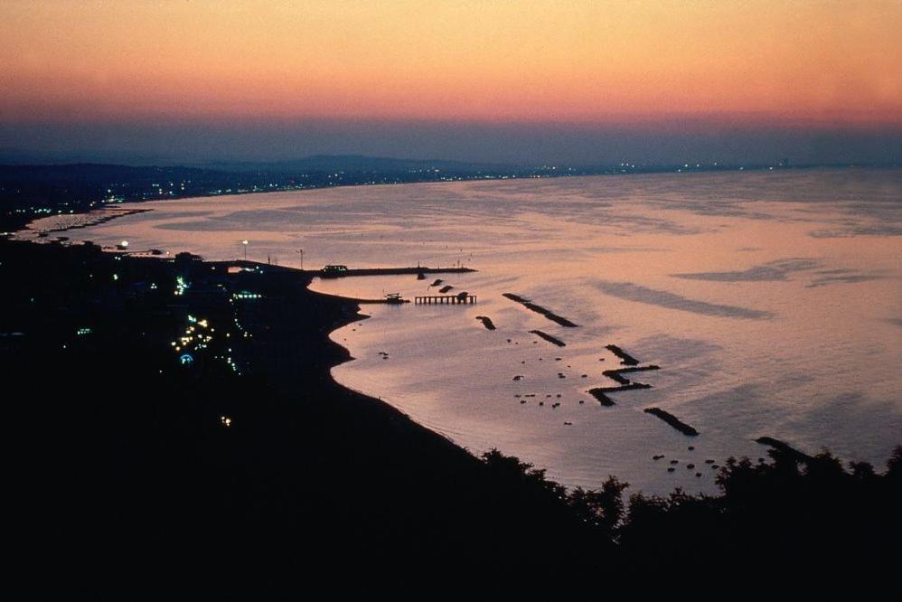 Hotel Corallo Garnì Cattolica Esterno foto
