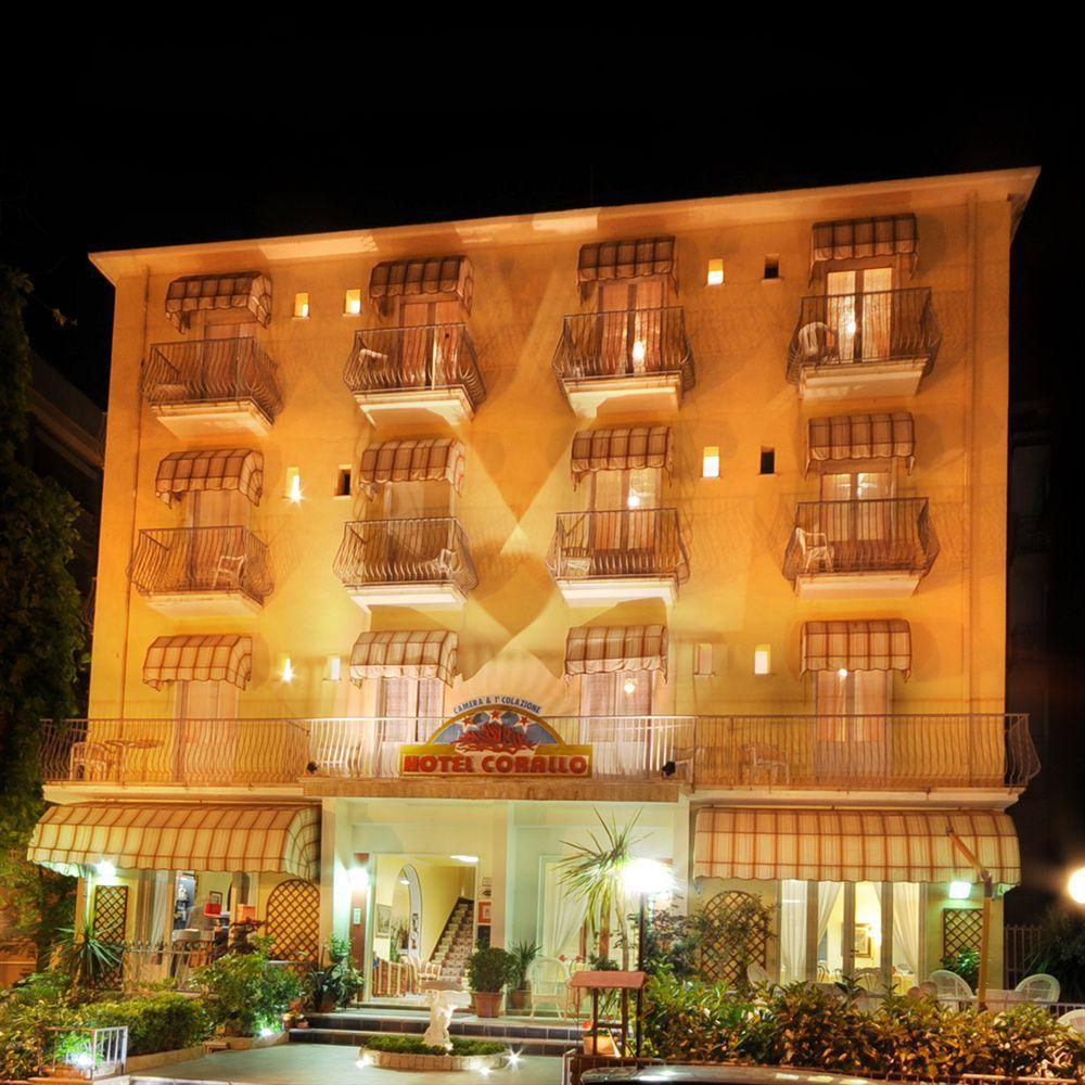 Hotel Corallo Garnì Cattolica Esterno foto