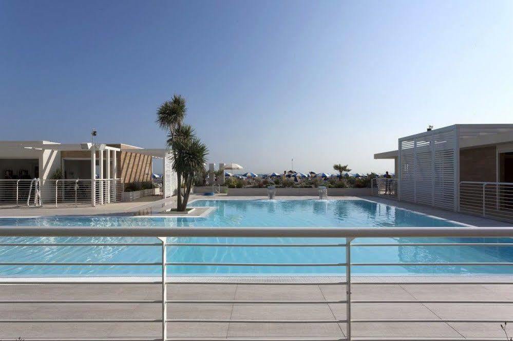 Hotel Corallo Garnì Cattolica Esterno foto