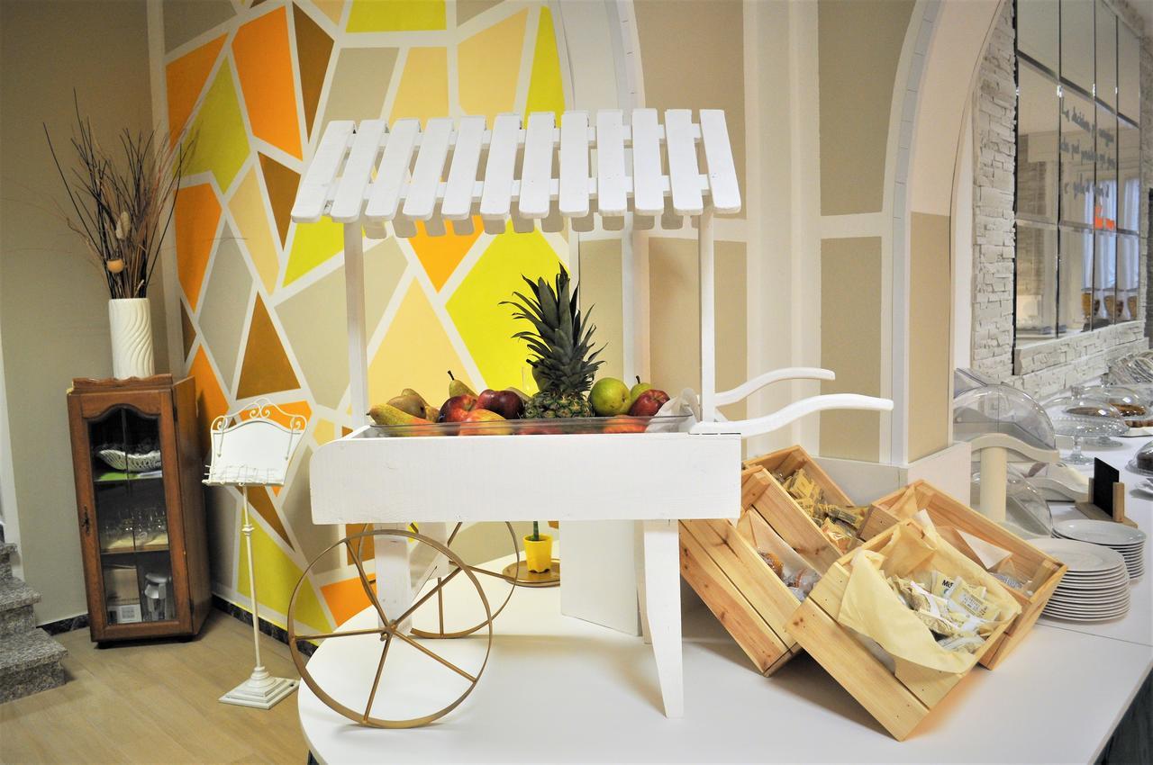 Hotel Corallo Garnì Cattolica Esterno foto