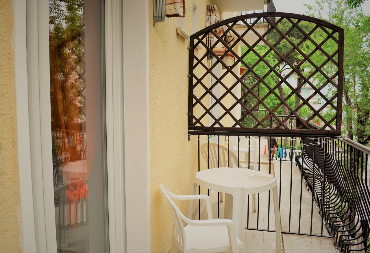 Hotel Corallo Garnì Cattolica Esterno foto