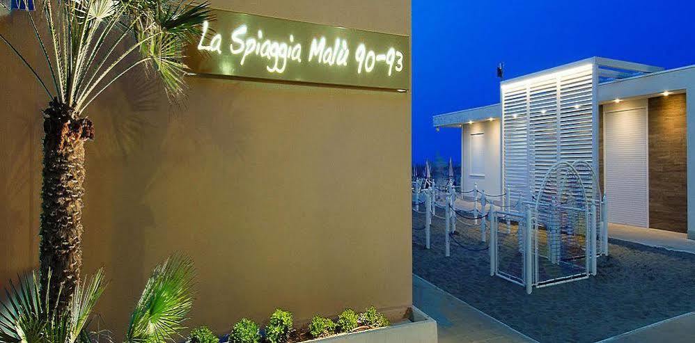 Hotel Corallo Garnì Cattolica Esterno foto
