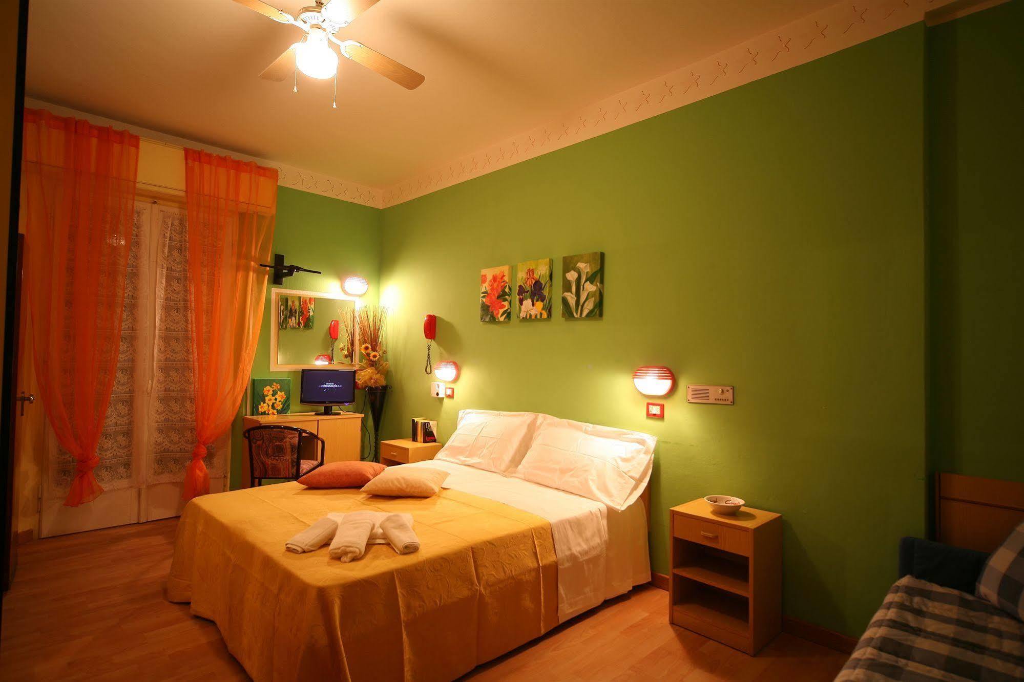 Hotel Corallo Garnì Cattolica Esterno foto