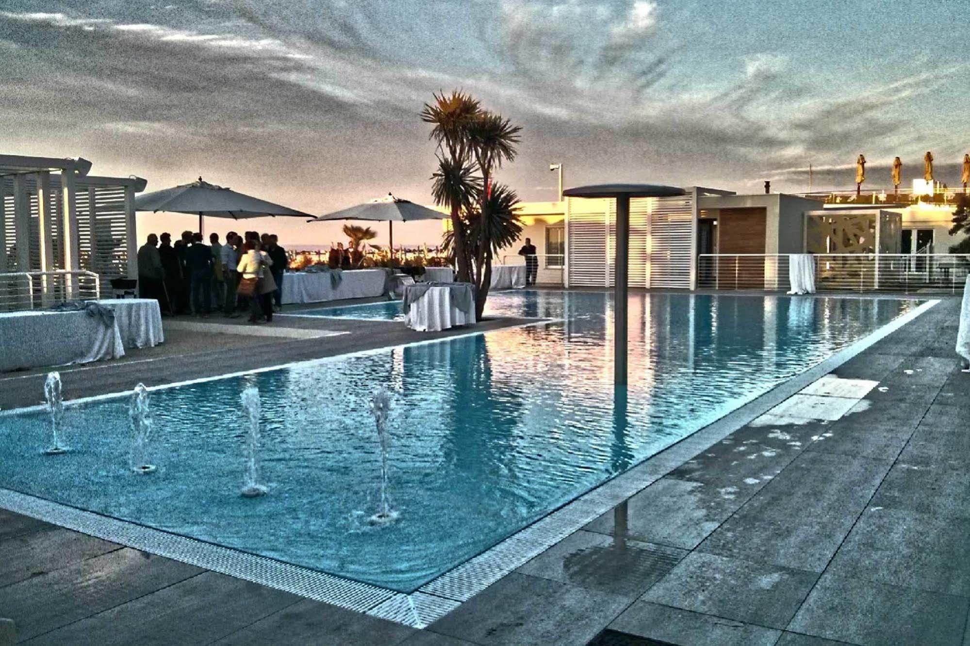 Hotel Corallo Garnì Cattolica Esterno foto
