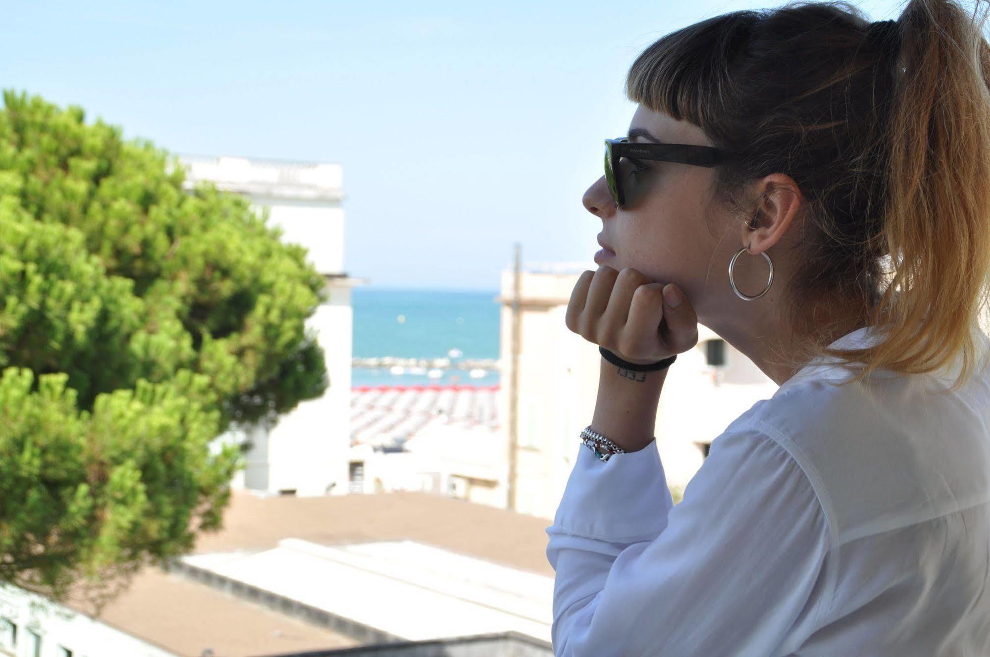 Hotel Corallo Garnì Cattolica Esterno foto